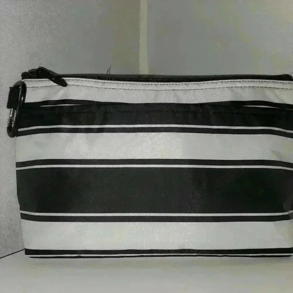 thirty-one Other - Thirty-one insulated zipping pouch 10x17